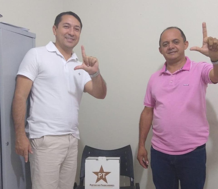 Edmilson Abreu (PT) e o prefeito de Castelo do Piauí, Magno Soares (PT)