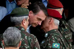 Jair Bolsonaro e os militares(Brasil de Fato)