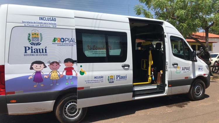 Carro para pessoa com deficiência