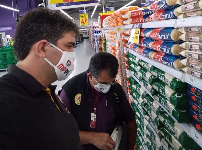 Teresina: Procon autua 6 supermercados por preço abusivo do arroz