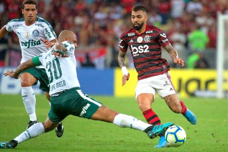 Justiça suspende jogo entre Palmeiras e Flamengo por surto de Covid-19