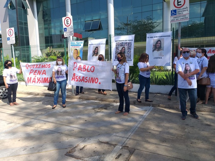 Manifestação é uma luta de familiares e amigos para que a justiça possa ser feita