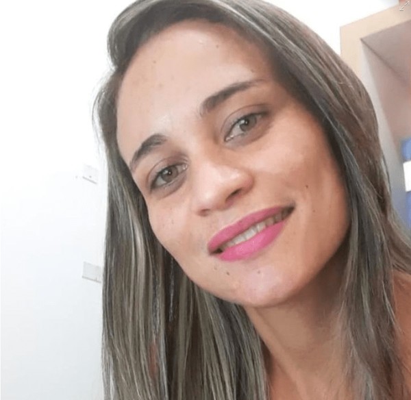 População realiza protesto após mulher ser morta a facadas pelo marido em Bom Jesus