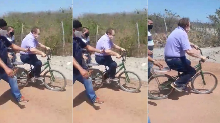 O político andou de bicicleta e arrancou gargalhadas da população