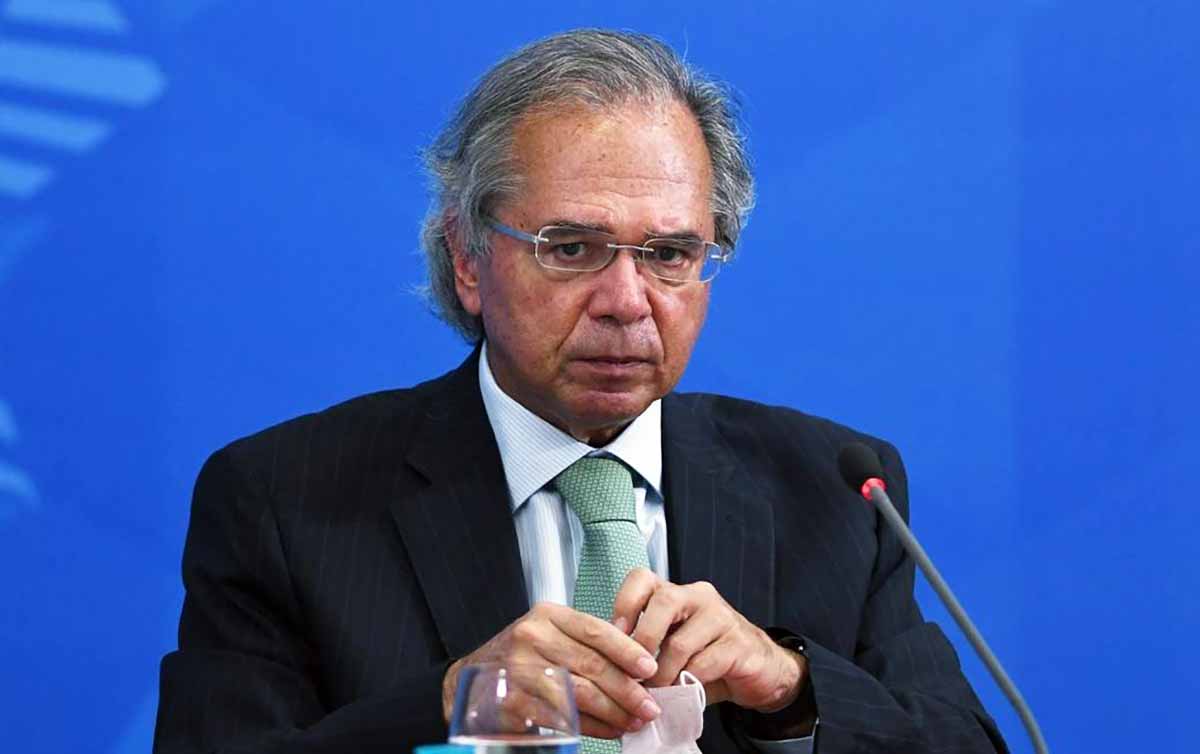 Paulo Guedes é condenado a pagar R$ 50 mil por comparar funcionários públicos a “parasitas”