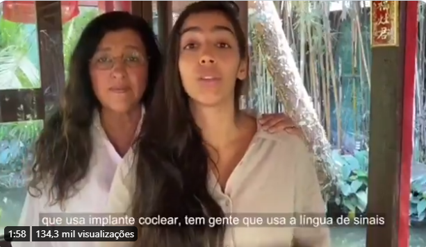 VÍDEO: Regina Casé e a filha Benedita, que é surda, ensinam como viver com a deficiência