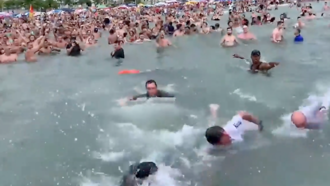 Bolsonaro na praia