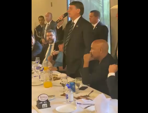 VÍDEO: Bolsonaro fala do leite condensado: “Vão pra puta que o pariu!”