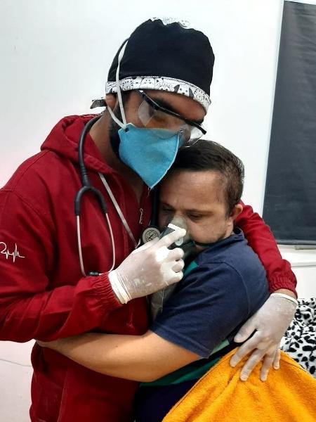Emerson Júnior recebeu oxigênio do enfermeiro Raimundo Matos