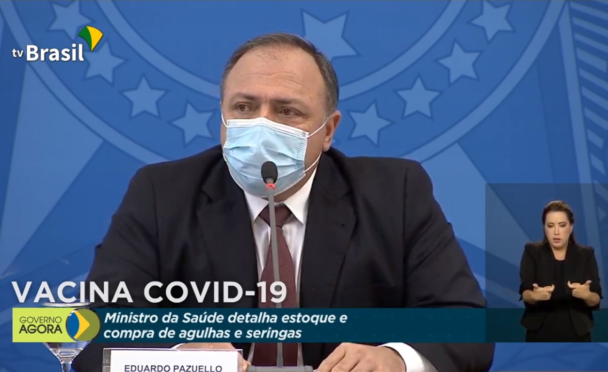 Pazuello surta e ataca imprensa durante coletiva do Ministério da Saúde