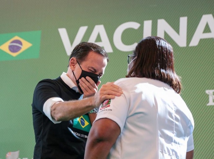 Doria ao lançar a vacina: show de marketing, show de informação, show de controle e domínio da situação