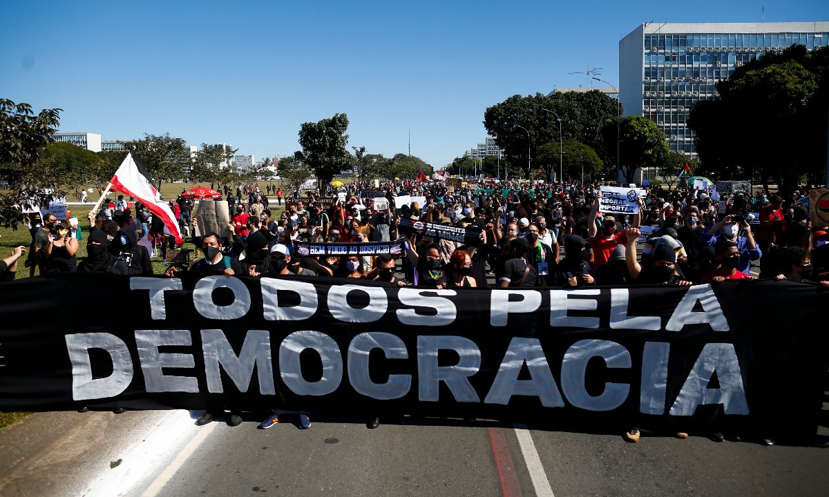 Carreatas pelo impeachment de Bolsonaro ocorrem neste sábado pelo Brasil
