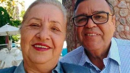 O ex-secretário de Saúde de Pires do Rio (GO), Assis Silva Filho, com a 'mulher da vida dele'