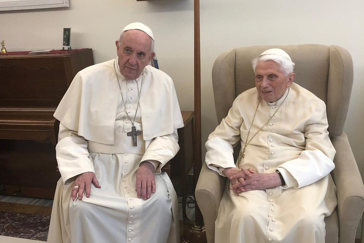 Papa Francisco e Bento XVI