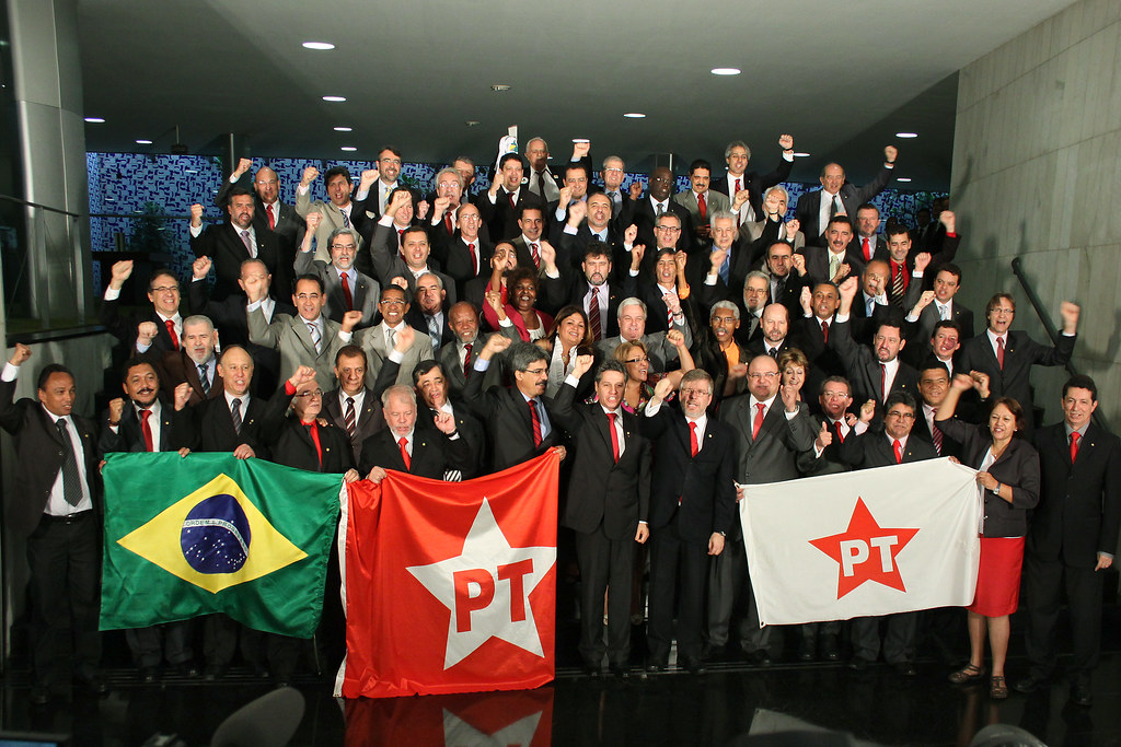 Lula quer eleger 90 deputados do PT