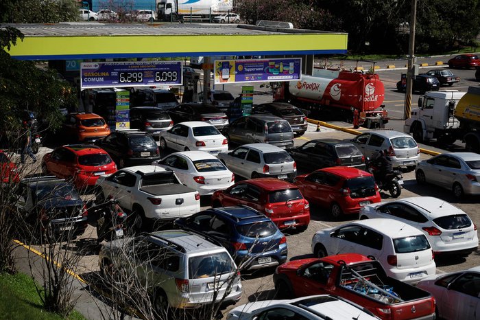 Pode faltar gasolina nos postos no mês de novembro