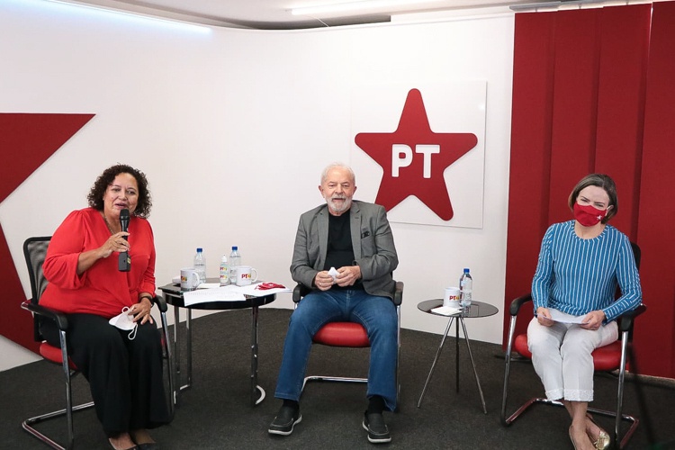 Lula e dirigentes do PT