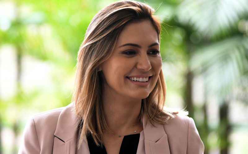 Michelle manda Caixa liberar empréstimos para amigos