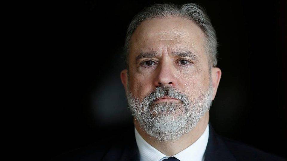 Indiciamento de Bolsonaro: Aras manda duro recado a deputados
