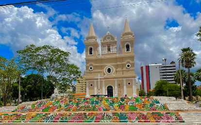 Natal de Sonho e Luz leva cores e flores ao centro histórico de Teresina