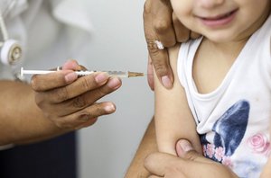 Vacina contra a Covid-19 em crianças e adolescentes(Rede Brasil Atual)