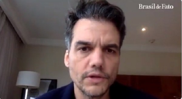 Wagner Moura volta a detonar Bolsonaro e reafirma voto em Lula