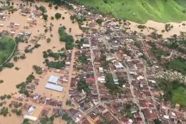 Chuvas deixam o sul da Bahia em situação dramática