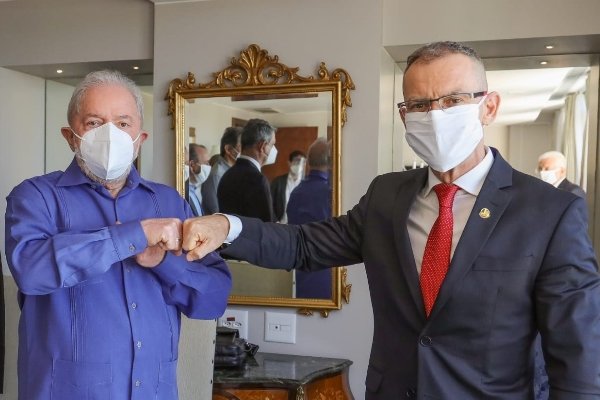 Senador Fabiano Contarato se desfilia da Rede e anuncia filiação ao PT