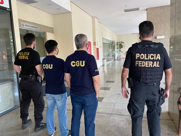 PolÍcia Federal faz operação contra fraude em contratos de gráficas do Enem