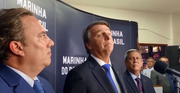 Vídeo: Em coletiva, Bolsonaro reforça negacionismo e tem bate-boca com jornalistas