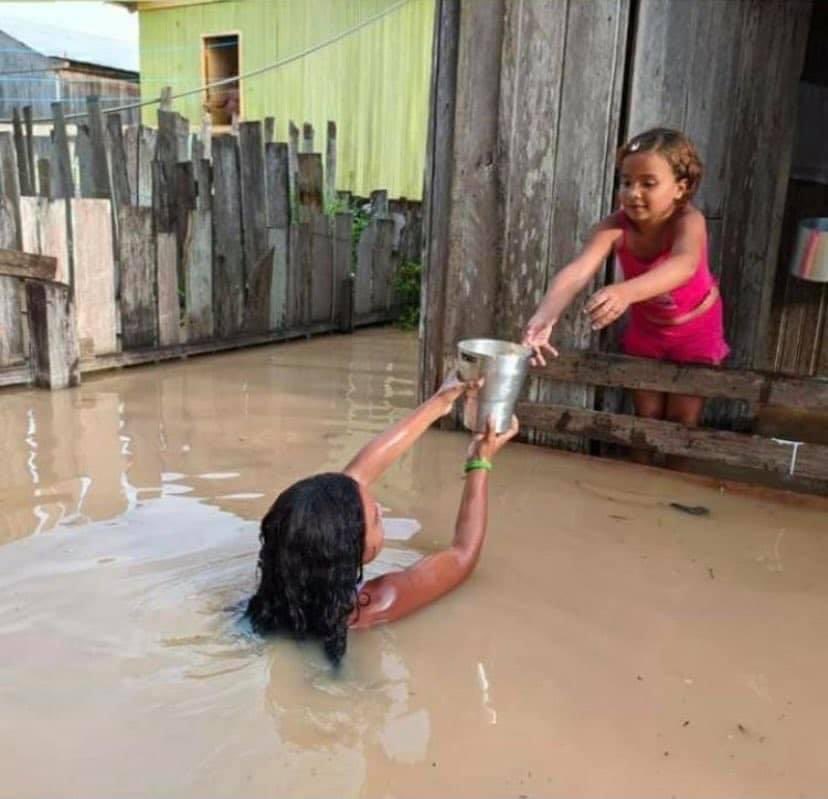 Acre sofre com alagamentos, covid, dengue e falta de energia e água