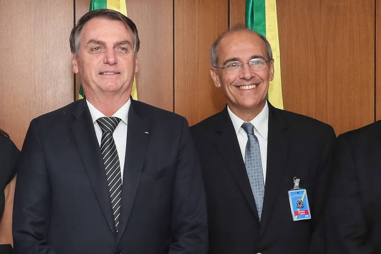 Bolsonaro e o bolsonarista  Mauro Luiz de Britto Ribeiro