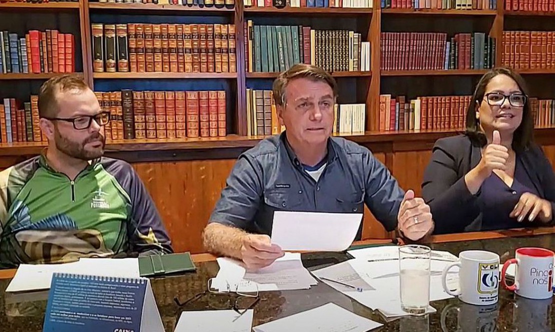 Bolsonaro sobre cadeira presidencial: “Desgraça, mas é uma missão”