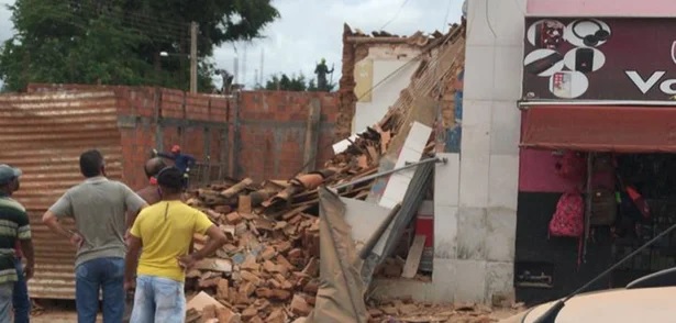 Lanchonete desaba em Simplício Mendes; Veja vídeo