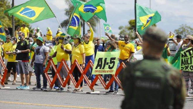 Inquérito sobre atos antidemocráticos indica rachadinha e tráfico de influência