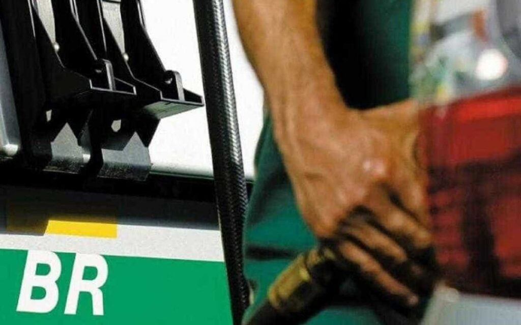 Petrobras anuncia novo reajuste de até 8,8% na gasolina e no diesel