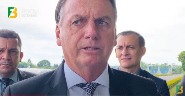 Vídeo: “Está chegando o fim”, diz Bolsonaro a apoiadores que reclamam de lockdown