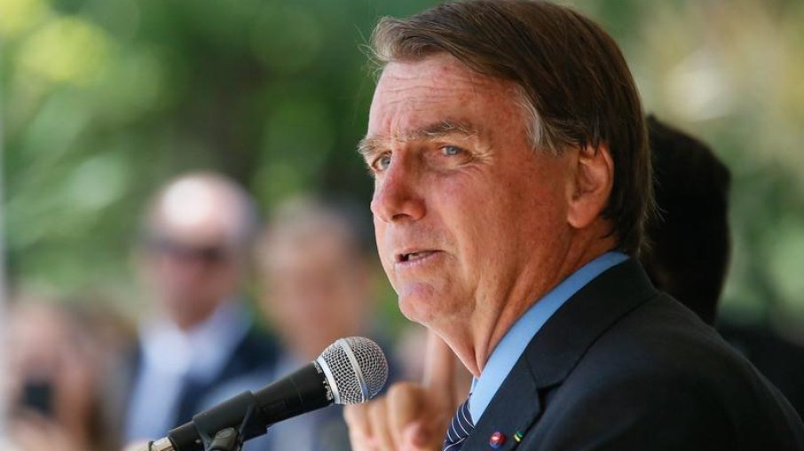 Vídeo: “Só se for na casa da tua mãe”, diz Bolsonaro a quem cobra vacinas