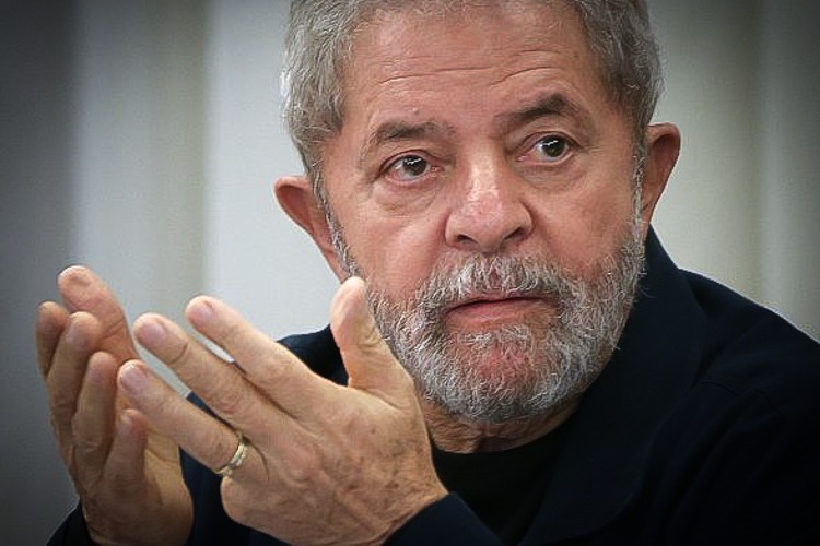 Lula: "mesmo morto, vou acordar e ouvir o JN: 'Boa noite, pedimos desculpas ao ex-presidente'”