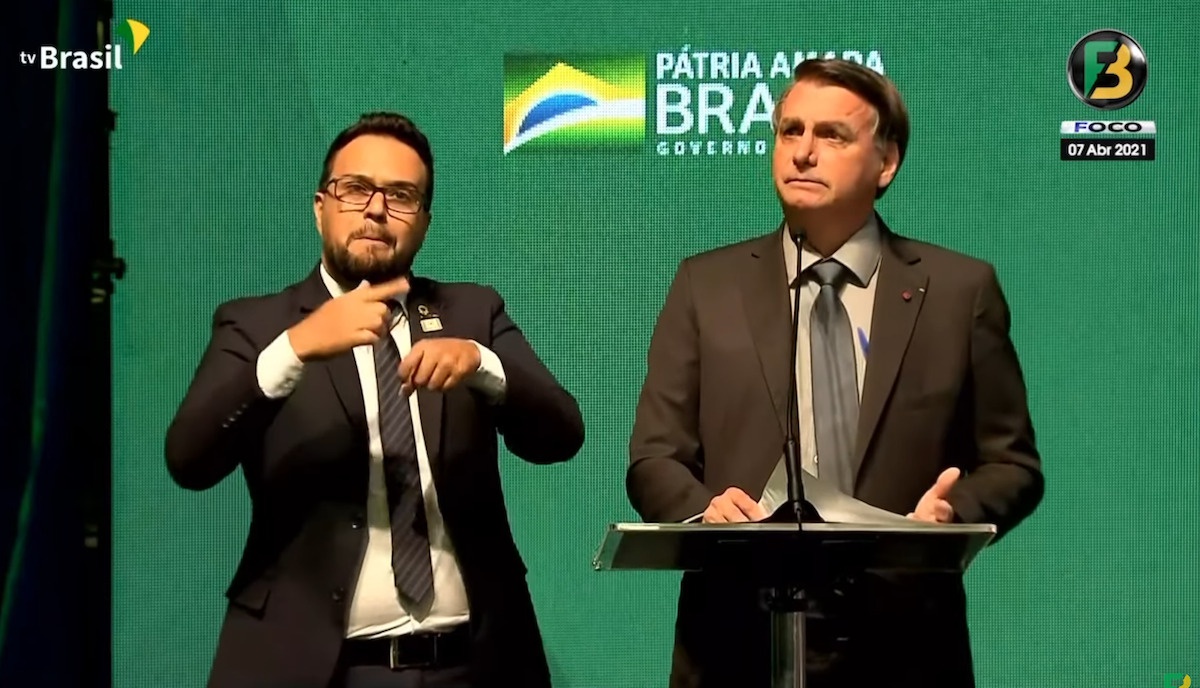 Bolsonaro durante visita a Chapecó (SC) nesta quarta-feira (7)