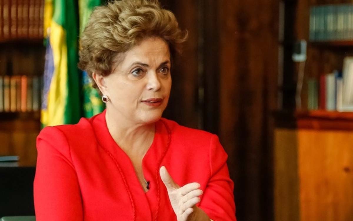 Há cinco anos uma Assembleia de bandidos destituía uma presidenta honesta