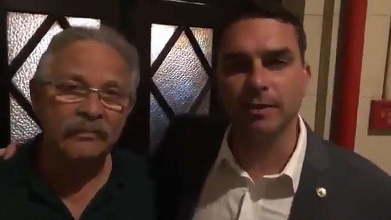 Jairo e Flávio Bolsonaro