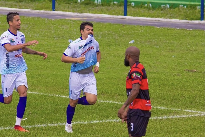 João comemora um dos gols marcados contra o Flamengo