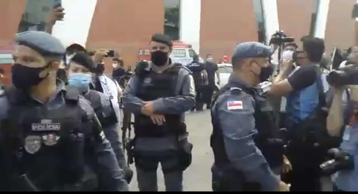 Vídeo- Polícia proíbe manifestação contra Bolsonaro em Manaus