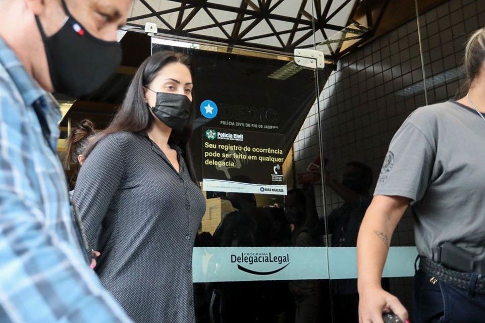 Com medo de presas, mãe de Henry pede para ficar isolada em presídio