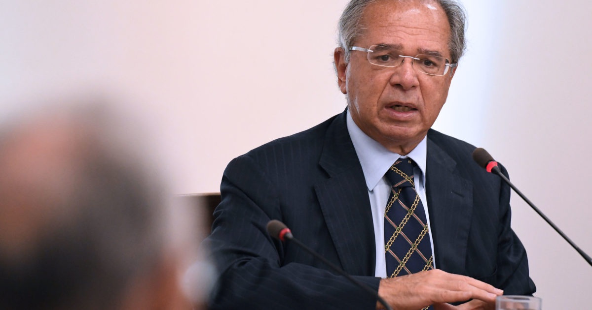 Paulo Guedes participa das reuniões da Comissão Temporária Covid-19 do Senado