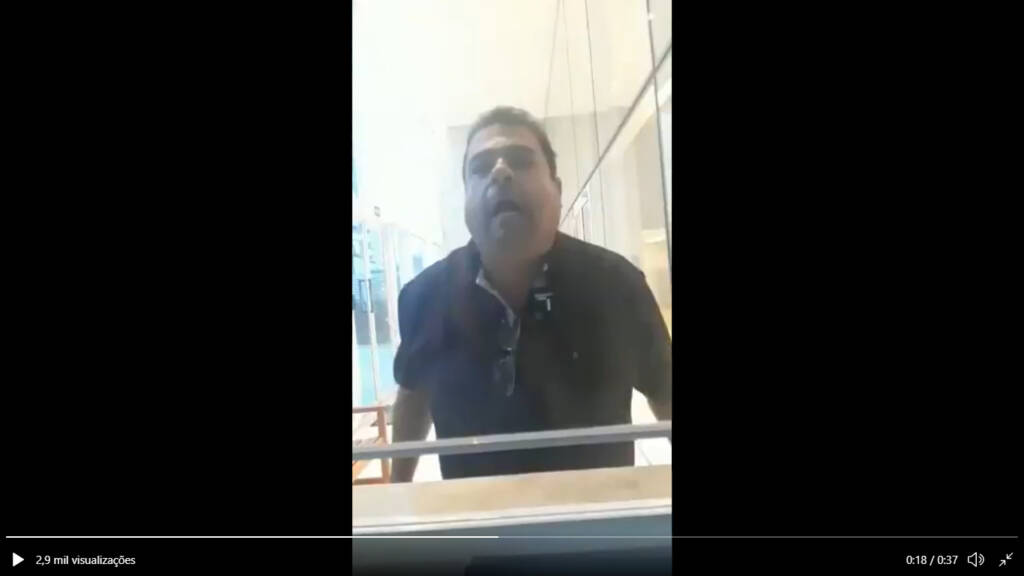 Vídeo– Morador é filmado sendo racista com porteira: ‘Grava, macaca! Chimpanzé, você não presta’