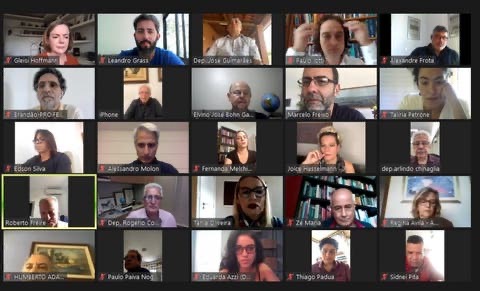Políticos de esquerda e direita promovem reunião histórica pelo impeachment de Bolsonaro