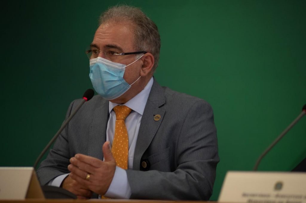 Segundo Queiroga, a razão para o atraso na distribuição é a demora na chegada do Ingrediente Farmacêutico Ativo (IFA) ao Brasil, que tem atrapalhado a produção no Butantan