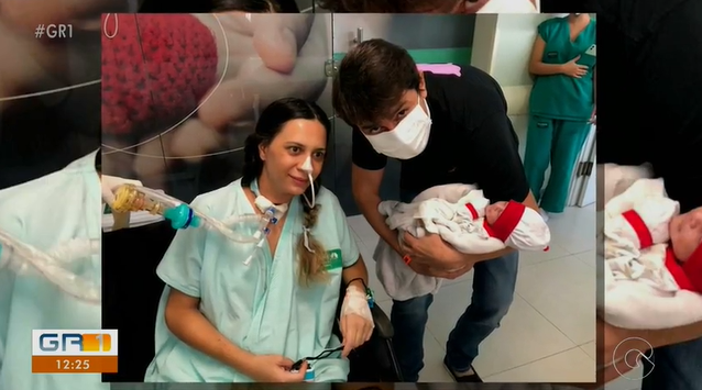 Mãe conhece filho após um mês do parto. Ela se recuperava da Covid